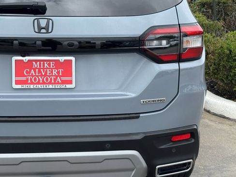 Used 2025 Honda Pilot Touring image 9