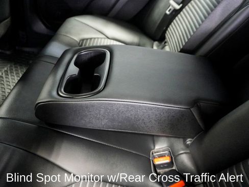 Used 2023 Toyota Camry SE image 8