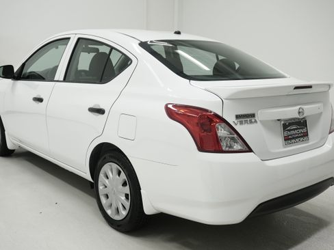 Used 2019 Nissan Versa S Plus FWD image 6