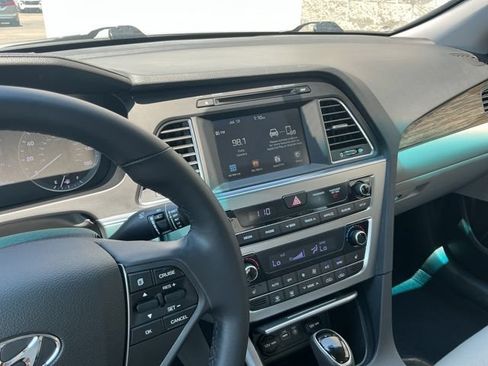Used 2017 Hyundai Sonata Limited FWD image 25
