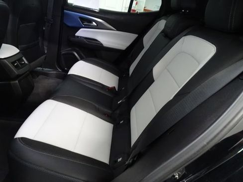 Used 2025 Chevrolet Equinox EV LT FWD image 4