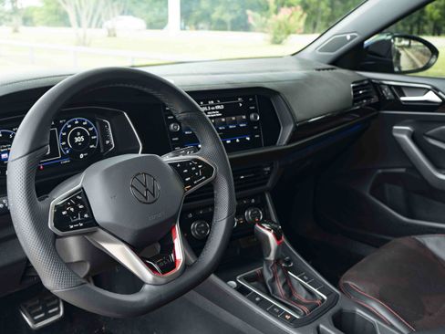 Used 2022 Volkswagen Jetta GLI Autobahn FWD image 16