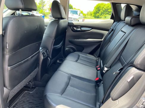 Used 2022 Nissan Rogue Sport SL AWD/4WD image 23