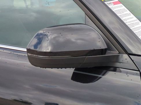 Used 2021 Volkswagen Atlas Cross Sport SE image 13