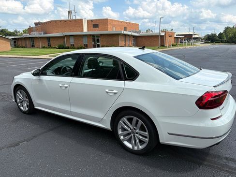 Used 2019 Volkswagen Passat 2.0T Wolfsburg FWD image 4