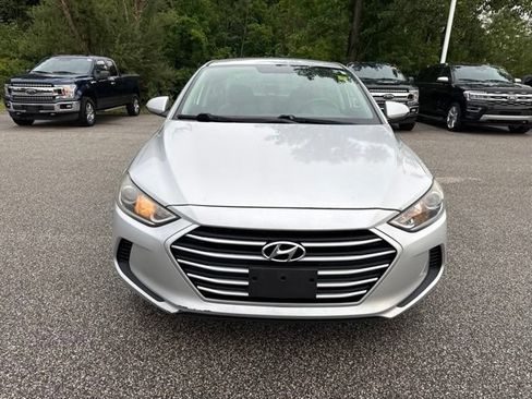 Used 2018 Hyundai Elantra SEL w/ Cargo Package FWD image 2
