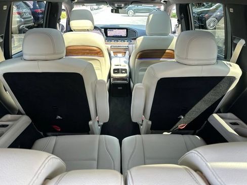 Used 2025 Mercedes-Benz GLS 450 4MATIC image 30