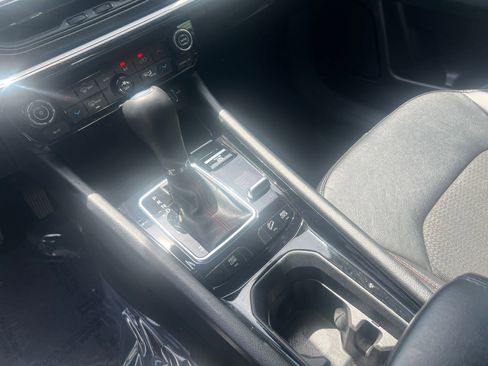 Used 2025 Chevrolet Trax LT image 36