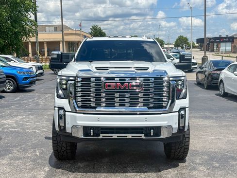 Used 2026 GMC Sierra 2500 Denali w/ Technology Package AWD/4WD image 4