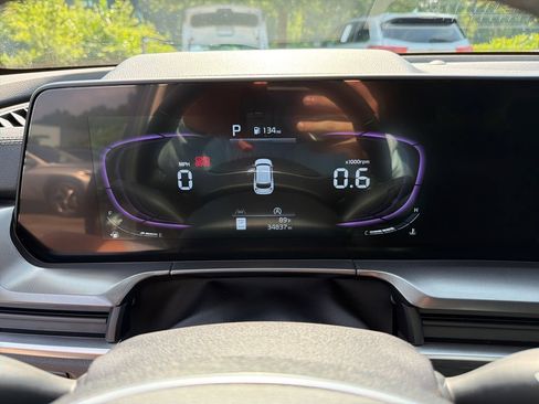 Used 2025 Kia Telluride LX FWD image 27