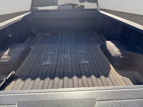 Used 2024 Chevrolet Silverado 3500 High Country w/ High Country Premium Package AWD/4WD image 9