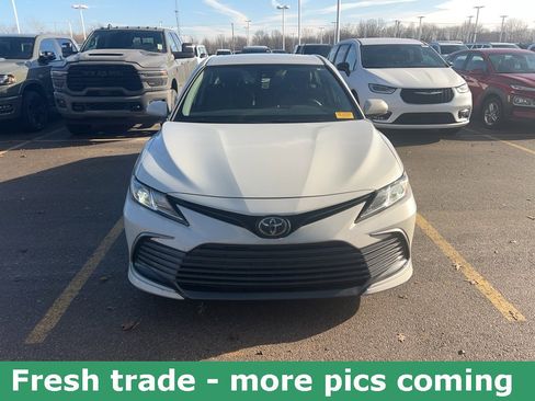 Used 2022 Toyota Camry LE image 2