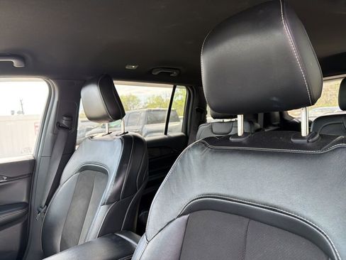 Used 2022 Jeep Grand Cherokee L Laredo image 9