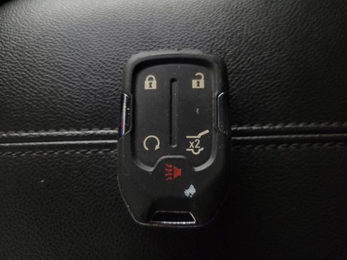 Used 2024 GMC Terrain SLT FWD image 32