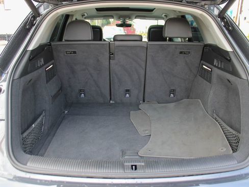 Used 2021 Audi Q5 Premium Plus w/ Premium Plus Package image 22