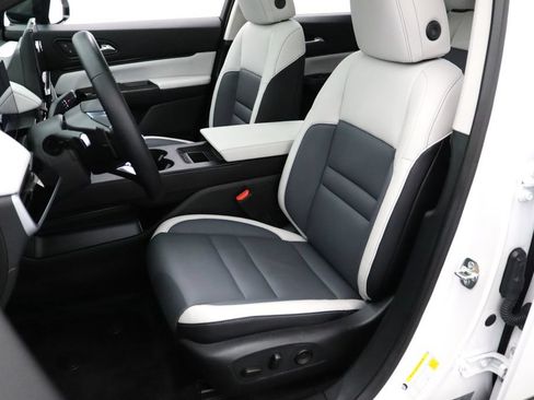 Used 2025 Honda Prologue Touring image 2