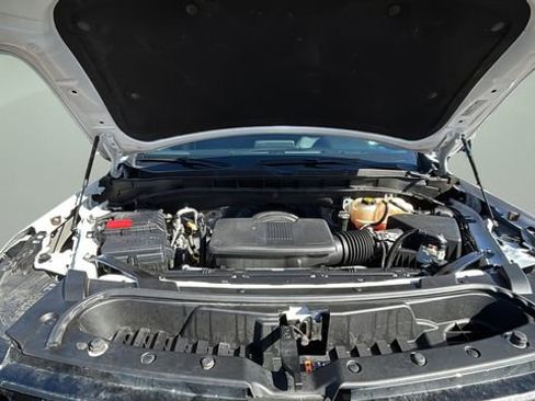 Used 2023 Chevrolet Suburban RST w/ Sport Performance Package image 32