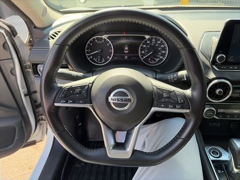 Used 2020 Nissan Sentra SV FWD image 12