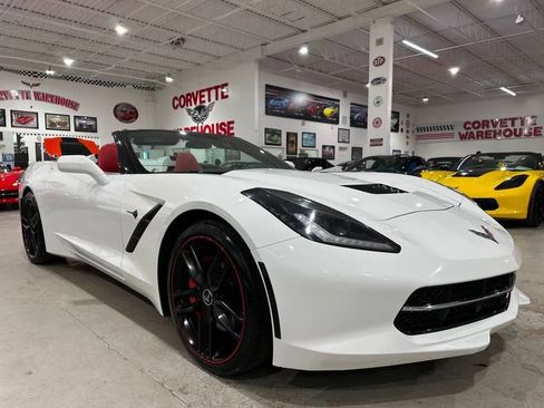 Used 2019 Chevrolet Corvette Stingray Convertible w/ 1LT RWD image 3