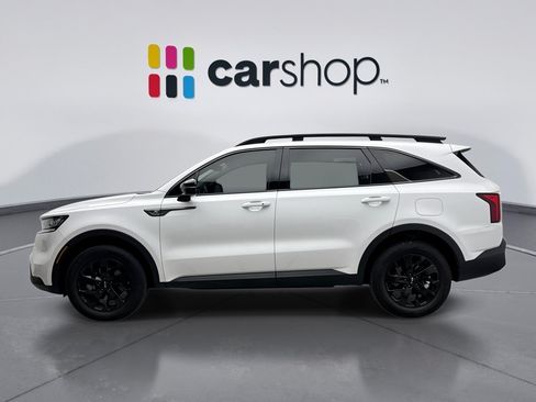 Used 2023 Kia Sorento S w/ Panoramic Sunroof Package AWD/4WD image 2