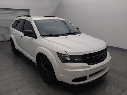 Used 2020 Dodge Journey SE w/ SE Popular Equipment Group image 13