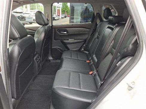Certified 2022 Nissan Rogue SV w/ SV Premium Package AWD/4WD image 11