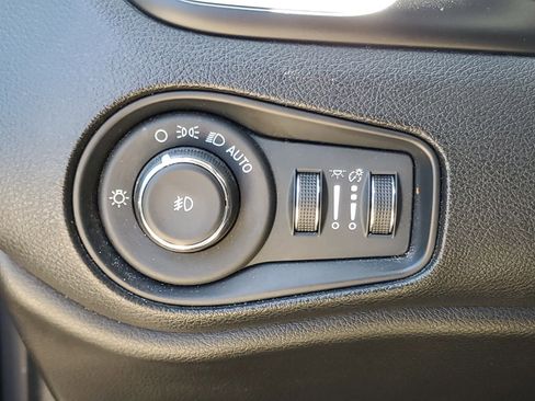 Used 2020 Jeep Renegade Latitude image 23