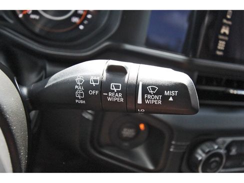 Used 2024 Jeep Wrangler Unlimited Rubicon AWD/4WD image 18