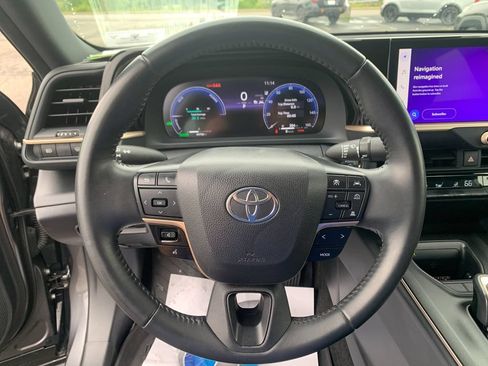 Used 2023 Toyota Crown AWD/4WD image 26