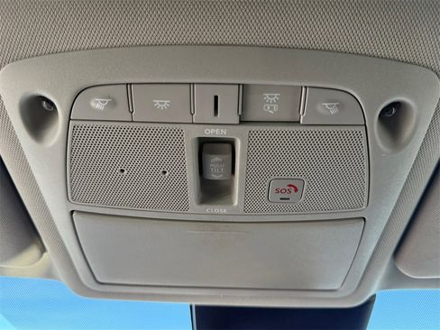 Used 2019 Nissan Rogue SL w/ Premium Package image 19