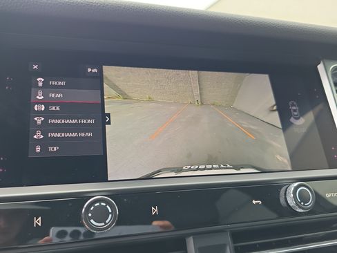 Certified 2023 Porsche Macan AWD/4WD image 23