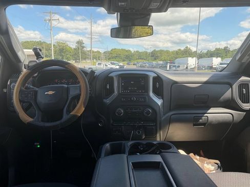 Used 2024 Chevrolet Silverado 2500 Custom w/ Custom Convenience Package AWD/4WD image 5