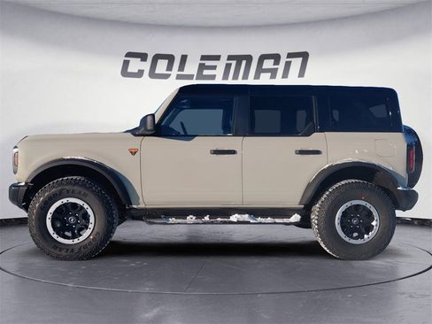 New 2025 Ford Bronco Badlands w/ Sasquatch Package image 2