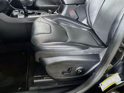 Used 2019 Jeep Cherokee Limited AWD/4WD image 20