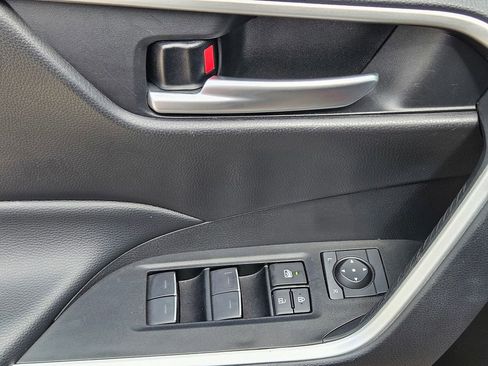 Used 2025 Toyota RAV4 XLE image 19