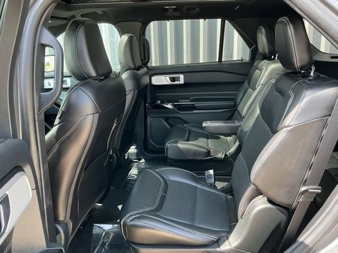 Used 2022 Ford Explorer ST w/ Equipment Group 401A AWD/4WD image 19
