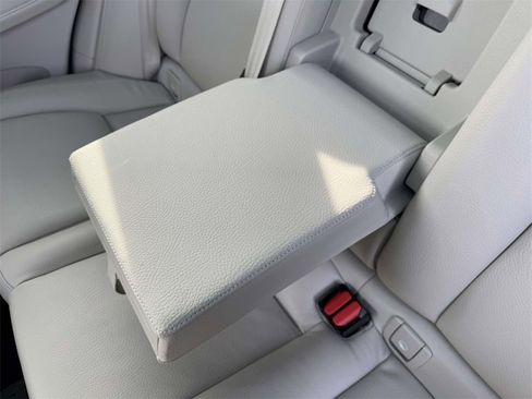 Used 2023 Volvo XC60 B5 Plus image 10