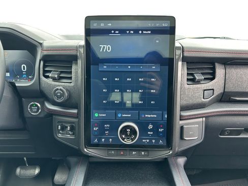 Used 2024 Ford Expedition Limited AWD/4WD image 13
