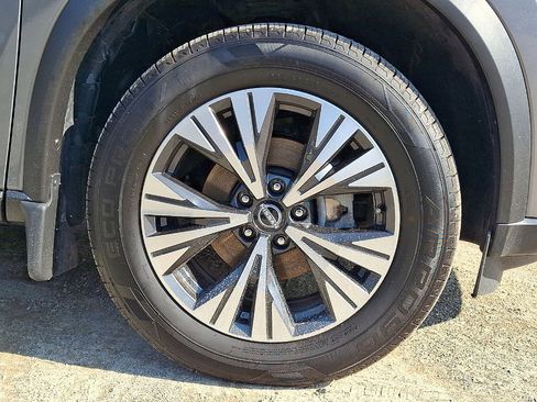 Certified 2023 Nissan Rogue SV image 26