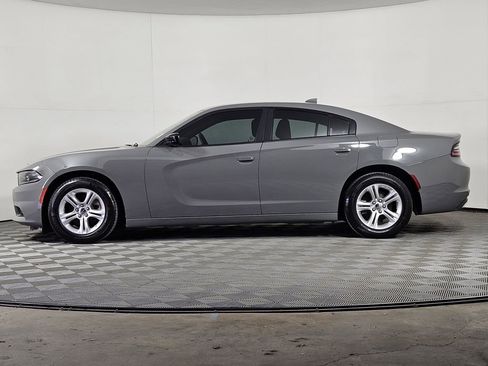 Used 2023 Dodge Charger SXT RWD image 3