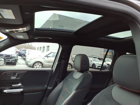 Certified 2025 Mercedes-Benz GLB 250 4MATIC image 11