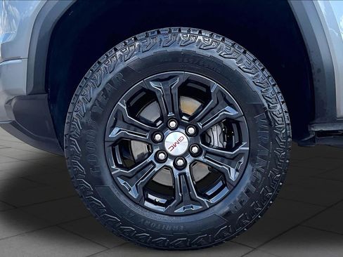 Used 2024 GMC Canyon Elevation w/ Elevation Premium Package RWD image 11