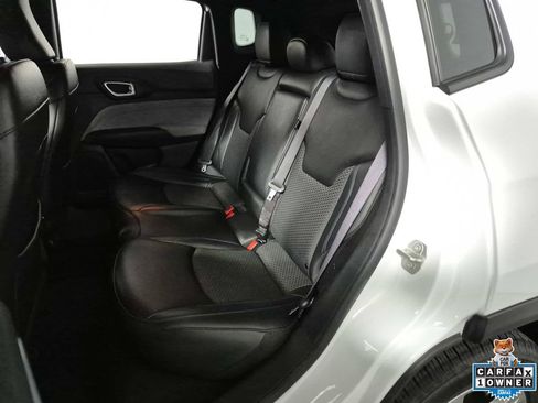 Used 2024 Jeep Compass Latitude AWD/4WD image 24