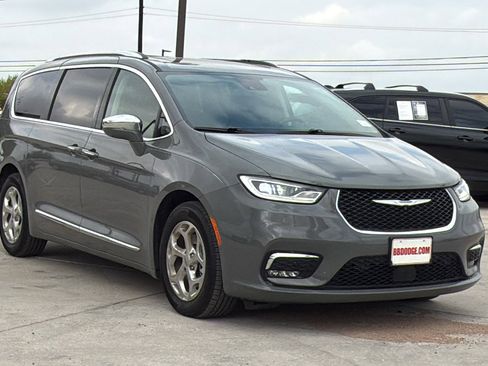 Certified 2021 Chrysler Pacifica Limited w/ Uconnect Theater Family Group image 3