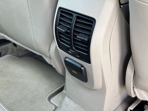 Used 2013 Ford C-MAX SEL FWD image 20