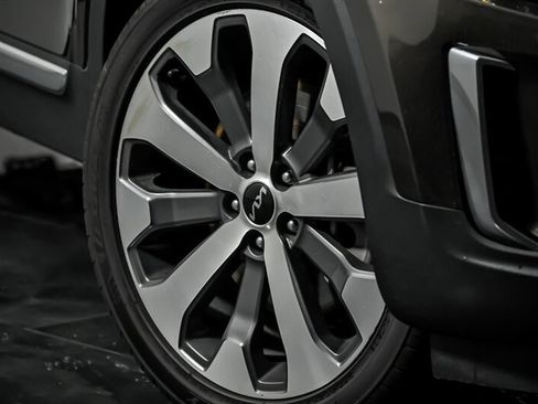 Used 2022 Kia Telluride S AWD/4WD image 3