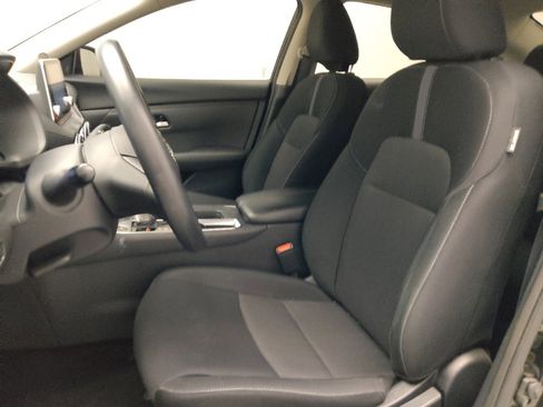 Used 2025 Nissan Sentra SV FWD image 17