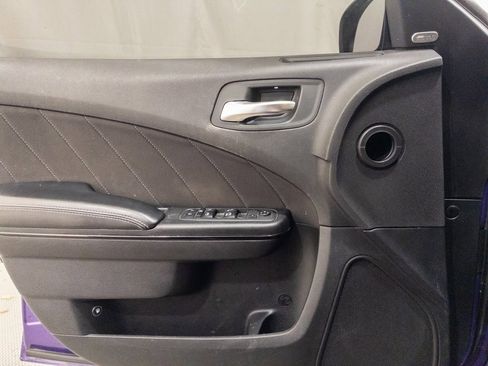 Used 2019 Dodge Charger SXT w/ Blacktop Package image 31