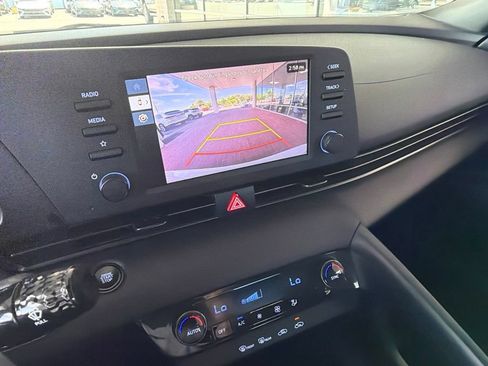 Used 2025 Hyundai Elantra Sport FWD image 18