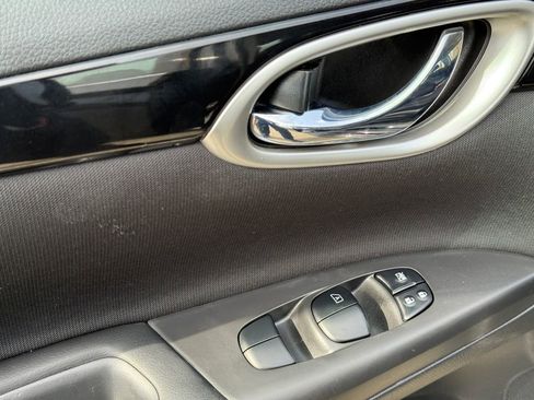 Used 2019 Nissan Sentra SV w/ Special Edition Package image 9